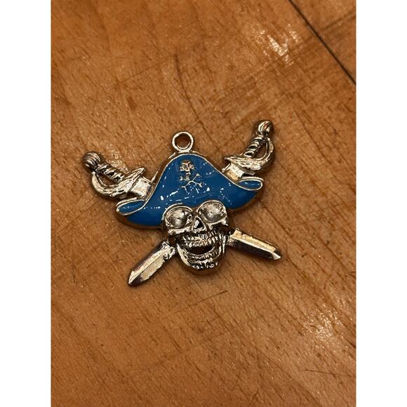 Pirate Skull Crossbones Pendant Charm - Picture 2 of 4